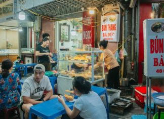 A Taste of Hanoi’s Old Quarter: The Evening Bun Thang Ritual
