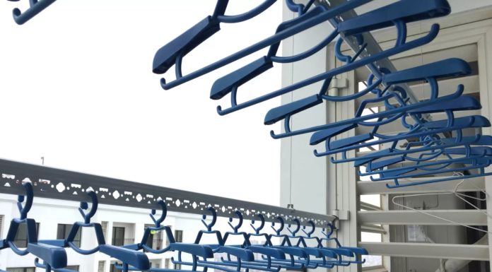 The Ultimate Guide to Choosing a Smart Clothes Rack: A Step-by-Step for Beginners