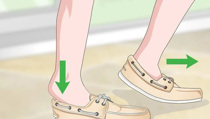 The Magic Wand for Tight-Fitting Shoes: Stretching Hacks Revealed!