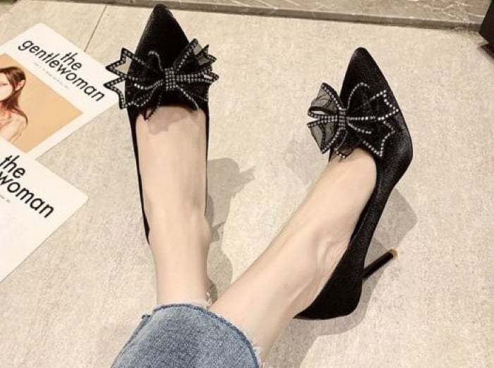 The Ultimate Guide: 5 Versatile Shoes Every Working Woman Needs for the Week