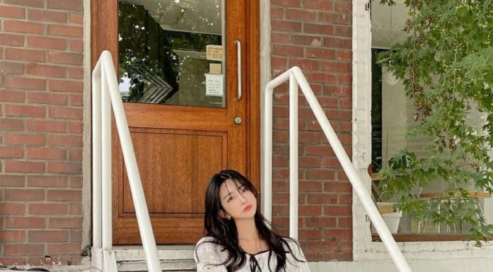 The Ultimate Travel Shoes: 4 Versatile Pairs for Exploring in Style