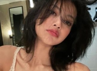 Captivating Style Tips: Emulate Lisa from BLACKPINK’s Effortless Charm with a Simple Strapless Top that Accentuates Your Collarbones