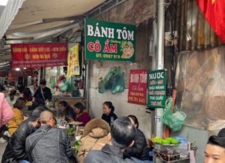 The Secret to the Success of Hanoi’s Iconic Shrimp Cake Stall