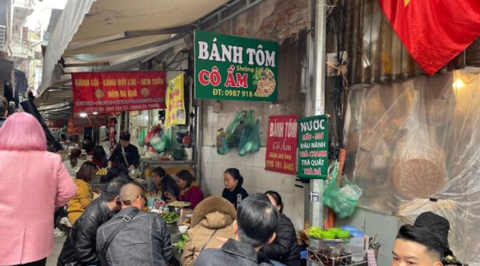 The Secret to the Success of Hanoi’s Iconic Shrimp Cake Stall