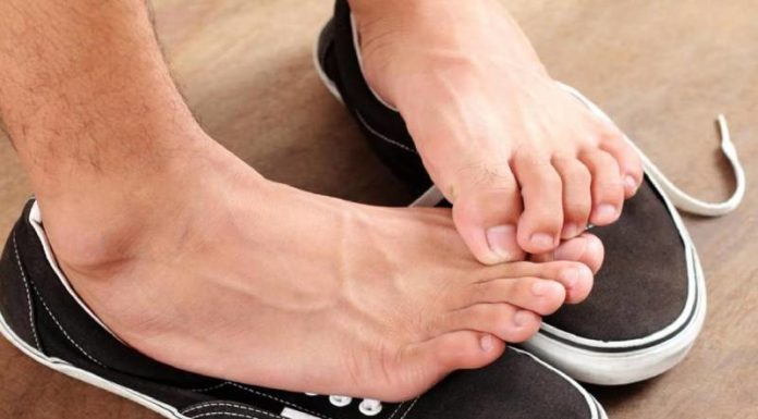 Why Men’s Feet Stink and How to Fix It