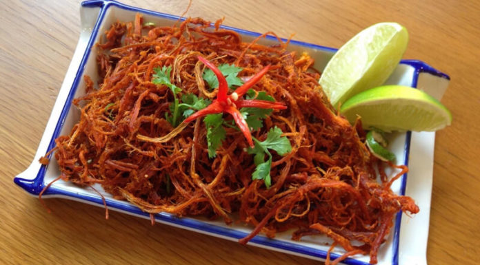 The Secret Ingredient to Elevate Your Pho: A Splash of Lemon