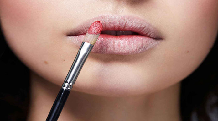 “The Masterclass in Lipstick Application for Plump, Luscious Lips”