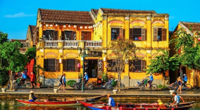 The Culinary Delights of Hoi An: 15 Must-Try Local Specialties and Souvenirs
