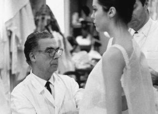 The Ultimate Guide to Buying Balenciaga Sneakers Abroad: A Step-by-Step Walkthrough