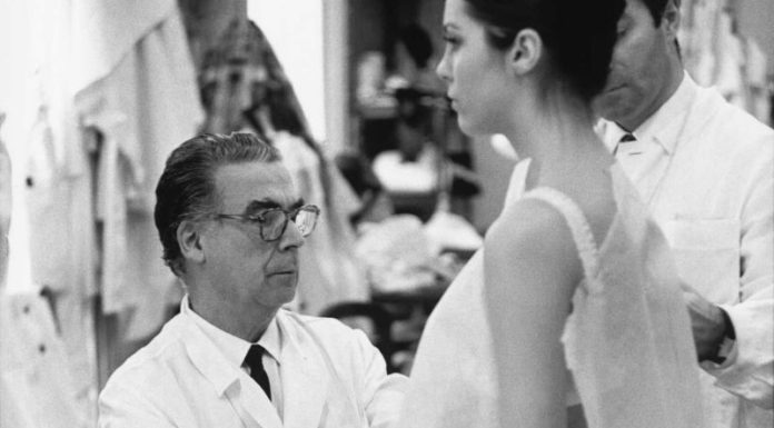 The Ultimate Guide to Buying Balenciaga Sneakers Abroad: A Step-by-Step Walkthrough