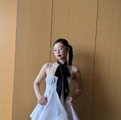 The Must-Have Accessory Taking 2024 by Storm, Even Jennie Can’t Get Enough