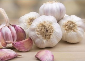 “Garlic: The Secret Ingredient or a Health Hazard? Unpeeling the Truth.”