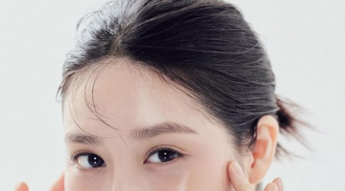 The Ultimate 4-Step Yoga Routine for a Perfect V-Line Face