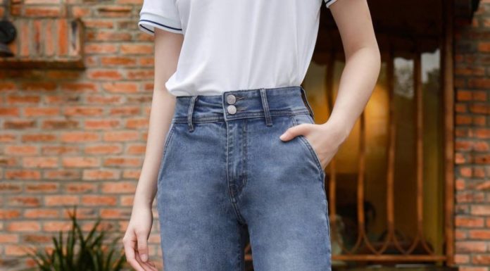 Captivate Every Eye with These 4 Age-Defying Jeans Styles for Women Over 40