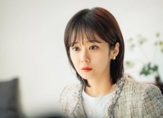 4 Hairstyles That Effortlessly Turn Back Time at 43