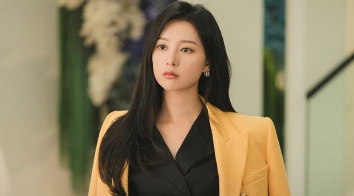 Master Natural Makeup Looks Inspired by Kim Ji Won in “Queen of Tears”