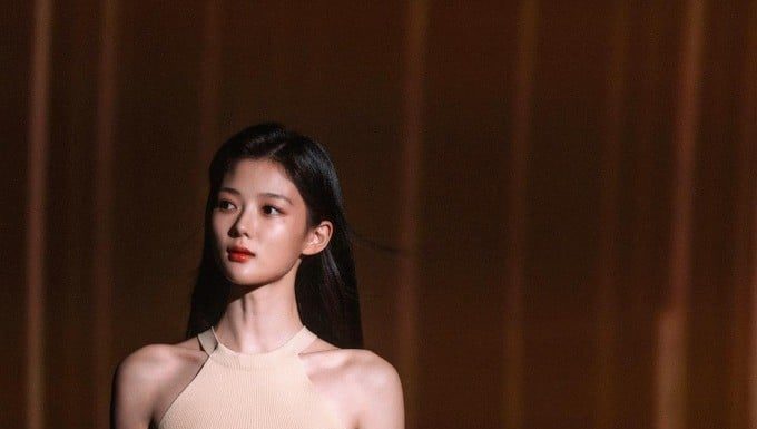 The Secret to Kim Yoo Jung’s Slim and Trim Figure: Unveiling Her 4 Easy Tips for a Flawless Waistline