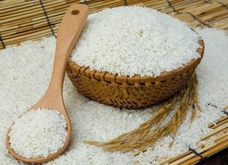 The Magic of Transforming: Revitalize Vases and Bottles with a Quick, Natural Clean and Deodorize