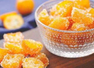 “The Ultimate Guide to Preserving Holiday Treats: Keep Your Family’s Fruit Tray Fresh Long After the New Year.”