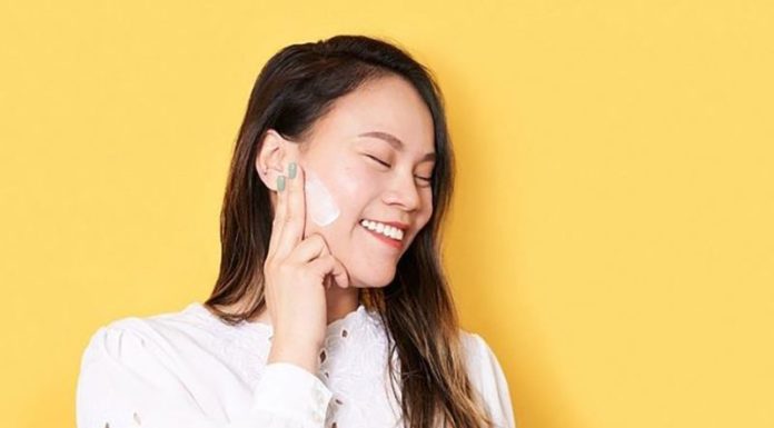 10 Best Oil-Control Sunscreens for a Shine-Free Complexion