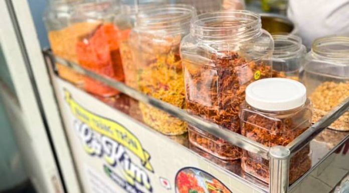The Ultimate Guide to 8 Mouth-Watering Bánh Tráng Toppings in Saigon: A Taste Sensation!