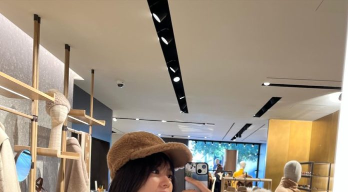 “The Korean Beauty with the Most Dazzling Smile” Unlocks the Secrets to Her Youthful Radiance with These Essential Staples