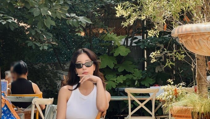 The Ultimate Guide to Summer Styling: Embodying Elegance and Exuding Charm with Effortless Fashion Choices