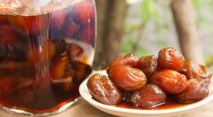 The Ultimate Guide to Making a Tangy Sweet Syrup for a Refreshing Drink