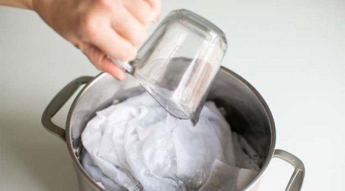 The Ultimate Guide to Washing Your Grease-Stained Apron: A Quick and Easy Method