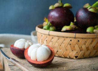 How Many Calories Are in Mangosteen? Can You Gain Weight From Eating Too Much?