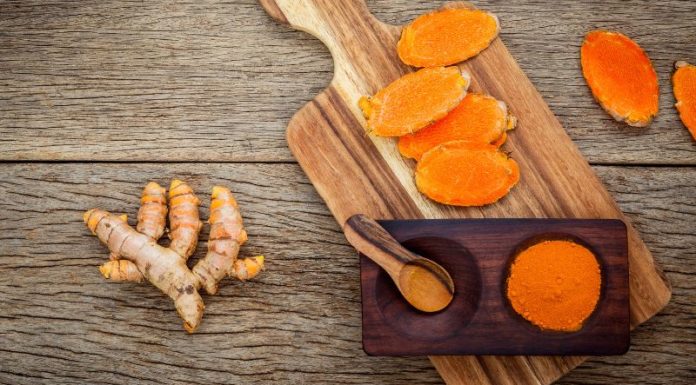 The Golden Question: Is Turmeric’s Daily Mask Safe?