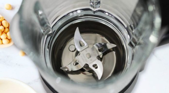 The Ultimate Guide to Cleaning Your Nut Milk Maker: A 4-Step Quick and Easy Process