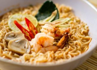 How Many Calories Are in Instant Noodles? Can You Gain Weight From Eating Them?