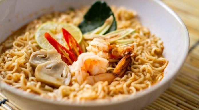 How Many Calories Are in Instant Noodles? Can You Gain Weight From Eating Them?