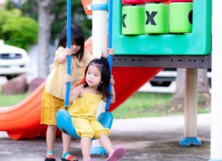 Safety Rules for Parents Taking Their Children to the Amusement Park This Summer