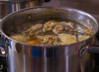 “The Ultimate Guide to Delicious Soup: Stovetop, Rice Cooker, or Microwave?”