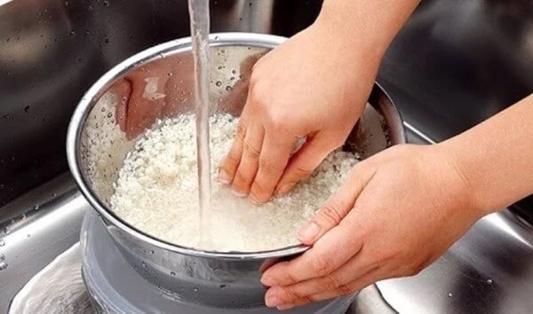 The Ultimate Guide to Perfectly Cooked Rice: Hot Water or Cold Water?