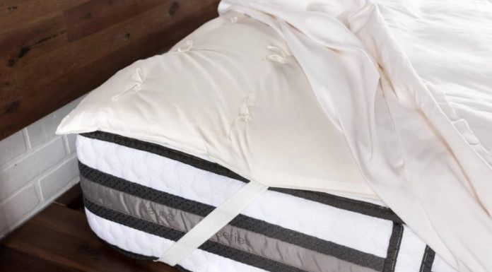 What is a Mattress Topper? How to Use a Mattress Topper to Keep it Looking Brand New