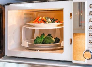 Should You Keep the Microwave Oven Door Open or Closed After Heating Food?