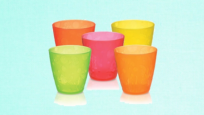 Should You Choose Plastic or Glass Cups?