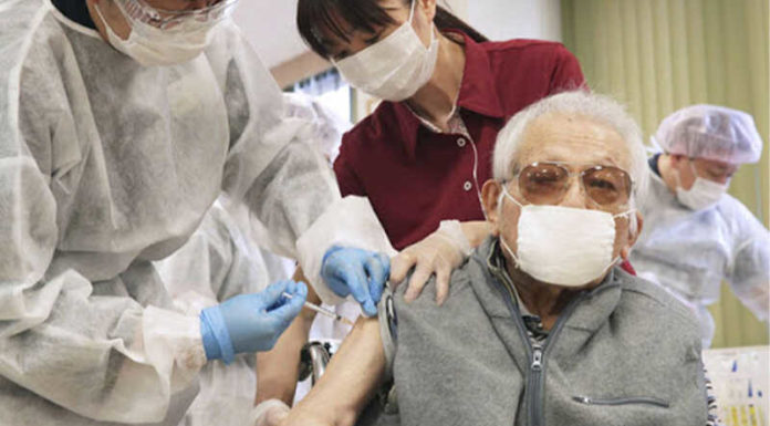 The Power of Words: Captivating Audiences with Compelling Copy
“Seniors Over 65: Essential Considerations for COVID-19 Vaccination”