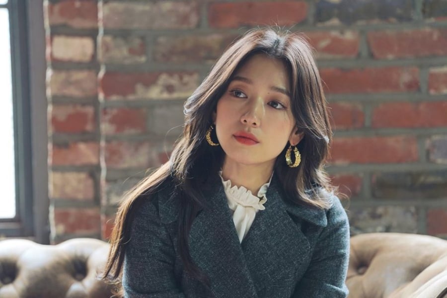 “The Beauty Secrets of Park Shin Hye: 4 Essential Habits for a Flawless Complexion and Figure”
