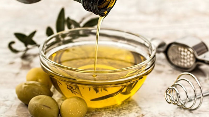 Recognizing Pure Olive Oil in 5 Easy Steps
