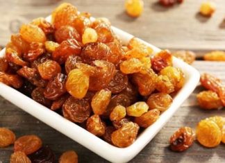 “Don’t Rush to Devour Those Delicious Dried Grapes: A Quick Rinse Enhances Their Appeal”