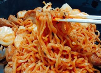 The Fiery Appeal of Korean Spicy Noodles: Unraveling the Hype