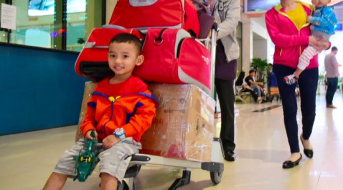 A Safe and Healthy Journey Home: Essential Tips for Parents Traveling with Children During Tet