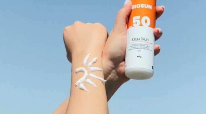 The Ultimate Guide to Winter Skin Care: Tips and Tricks for Glowing Skin