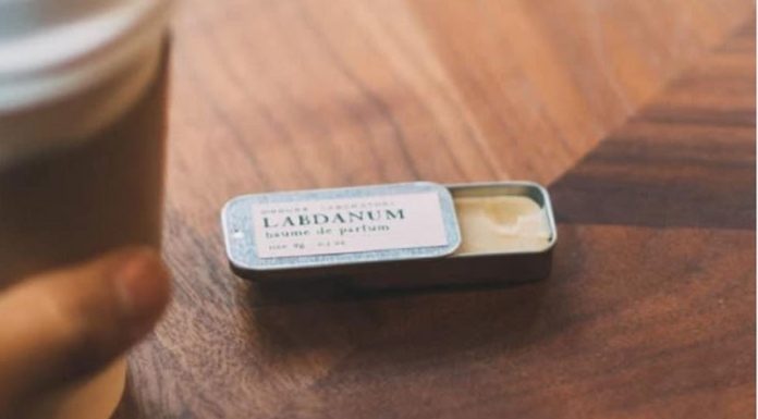 What are Dry Perfumes? Everything You Need to Know About This Scent Sensation.