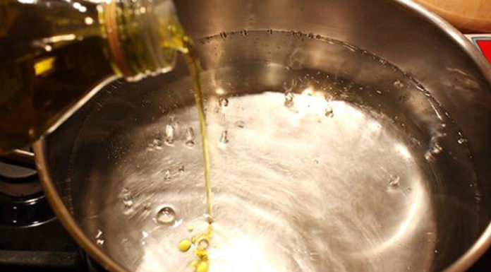 Should You Add Cooking Oil to the Pot When Boiling Noodles?