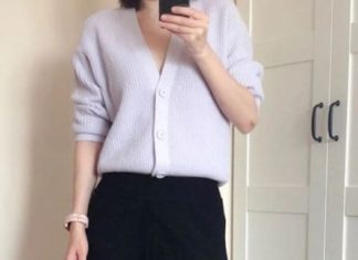 The Ultimate Guide: 5 Pairs of Shoes to Elevate Your Style with Wide-Leg Trousers